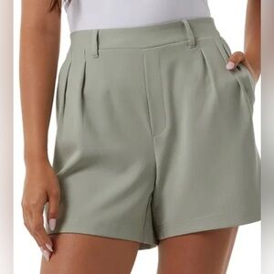 NEW 32 Degrees Women Pleated Shorts L Green
